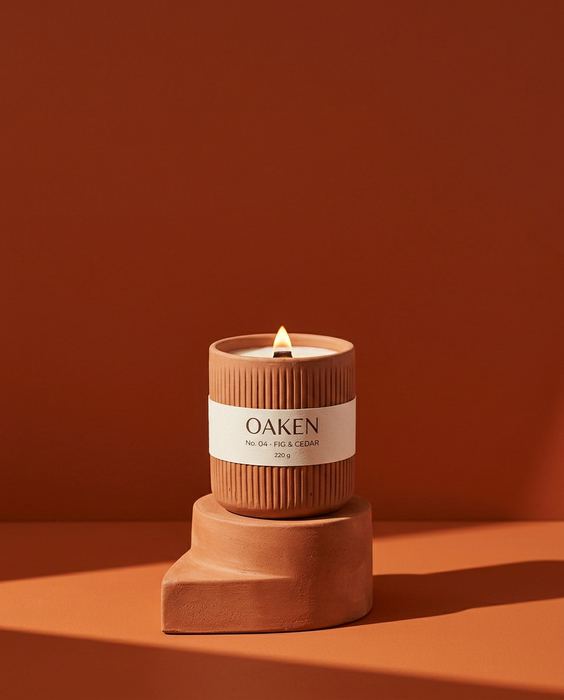 OAKEN concept brand, fig & cedar candle: The stopper